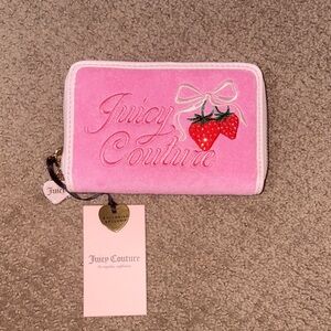 🍓 Juicy Couture Pink Strawberry Wallet 🍓